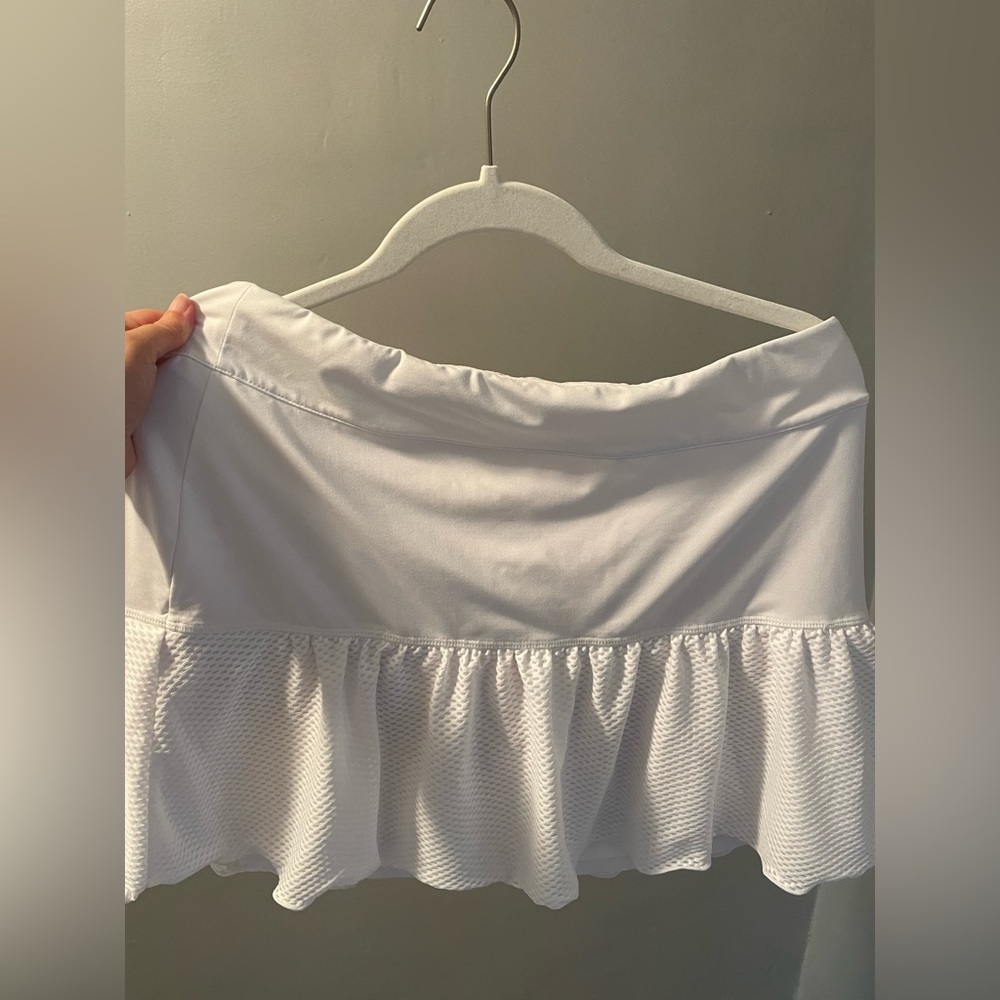 Vineyard Vines white tennis skort